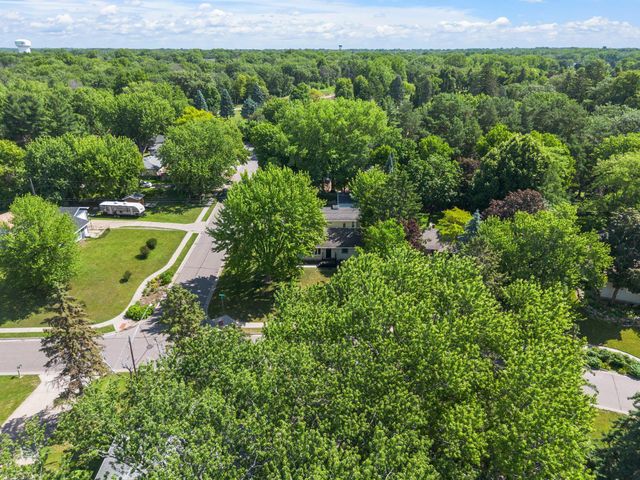 784 Mary Street N, Maplewood, MN 55119