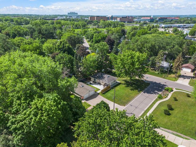 784 Mary Street N, Maplewood, MN 55119