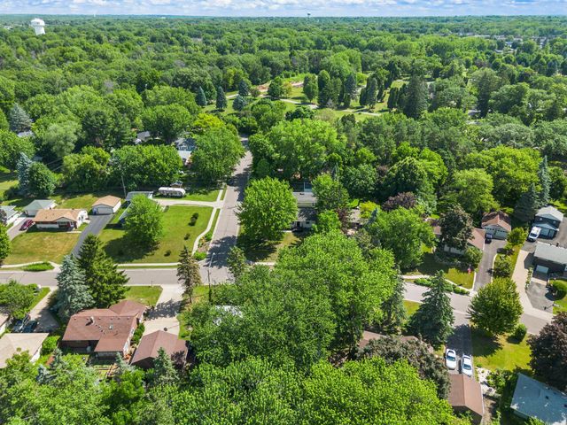 784 Mary Street N, Maplewood, MN 55119