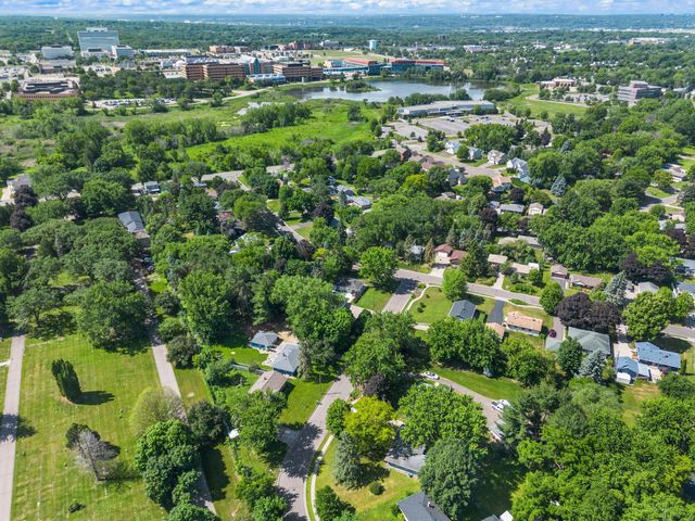 784 Mary Street N, Maplewood, MN 55119