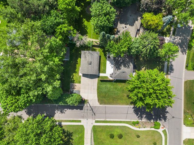 784 Mary Street N, Maplewood, MN 55119