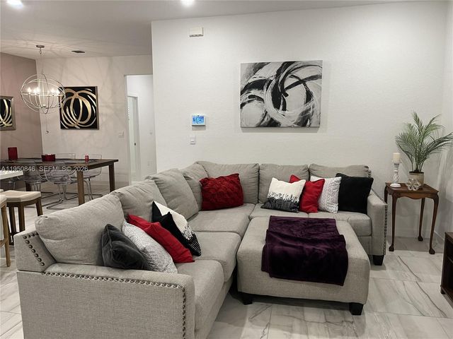 784 SE 19th St 784, Homestead, FL 33034