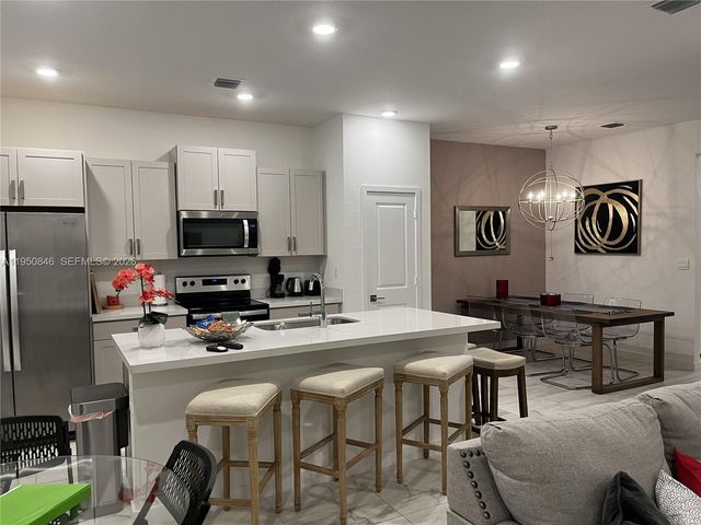 784 SE 19th St 784, Homestead, FL 33034