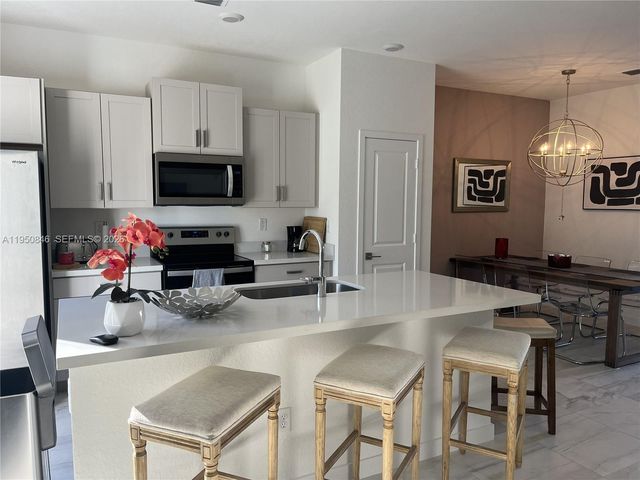 784 SE 19th St 784, Homestead, FL 33034