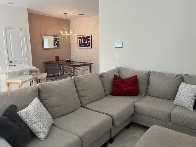 784 SE 19th St 784, Homestead, FL 33034