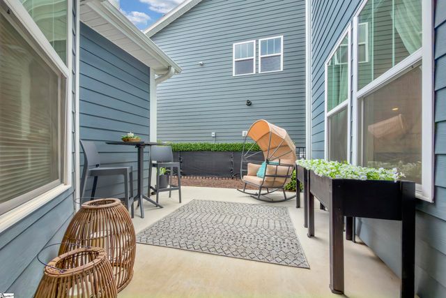 48 Elmsley Road, Greenville, SC 29607