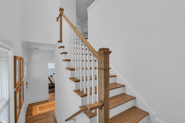 48 Elmsley Road, Greenville, SC 29607