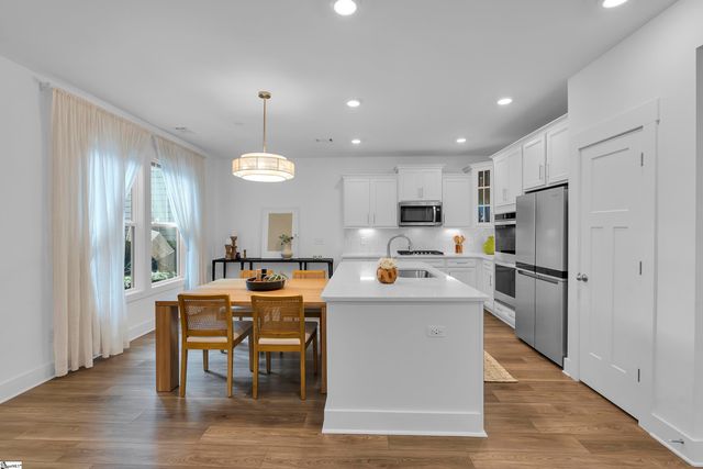 48 Elmsley Road, Greenville, SC 29607