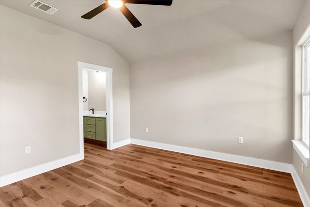 811 Branding Iron Trail, Granbury, TX 76049