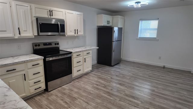 215 S Walker Street, Mesquite, TX 75149