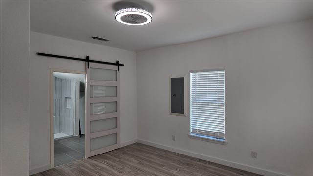 215 S Walker Street, Mesquite, TX 75149