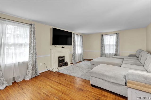 8525 Sunset Drive, Clarence, NY 14221