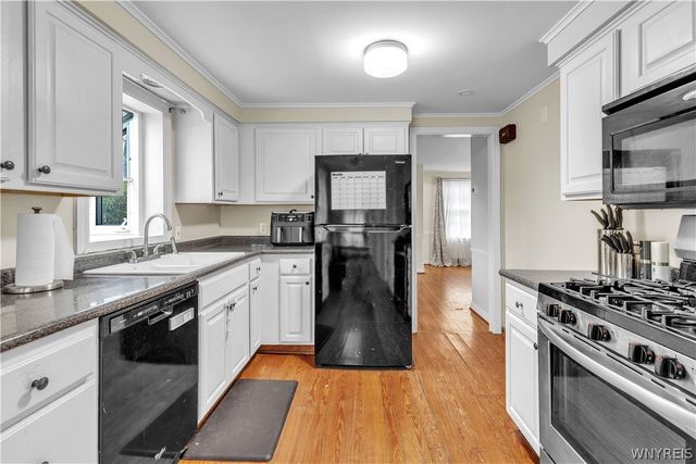 8525 Sunset Drive, Clarence, NY 14221