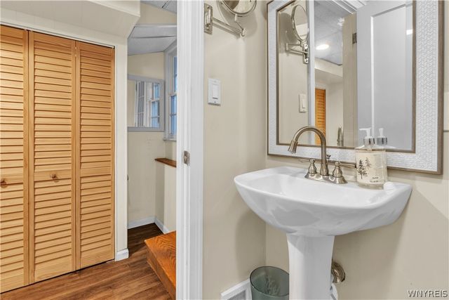8525 Sunset Drive, Clarence, NY 14221