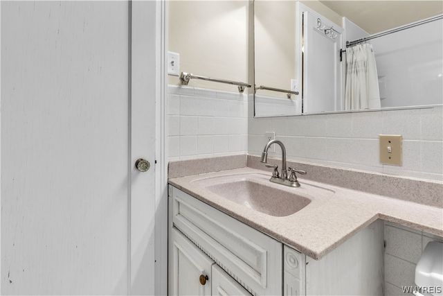 8525 Sunset Drive, Clarence, NY 14221