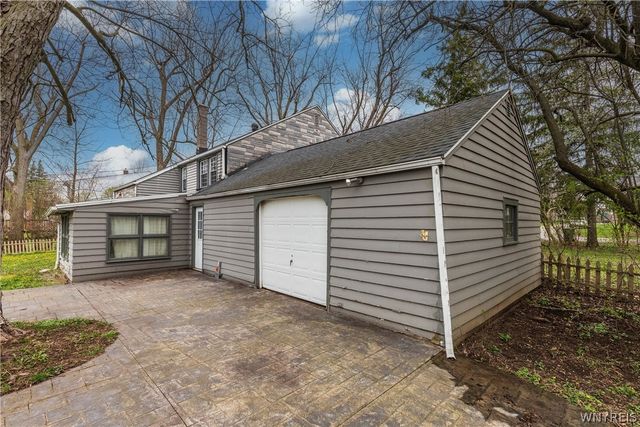 8525 Sunset Drive, Clarence, NY 14221