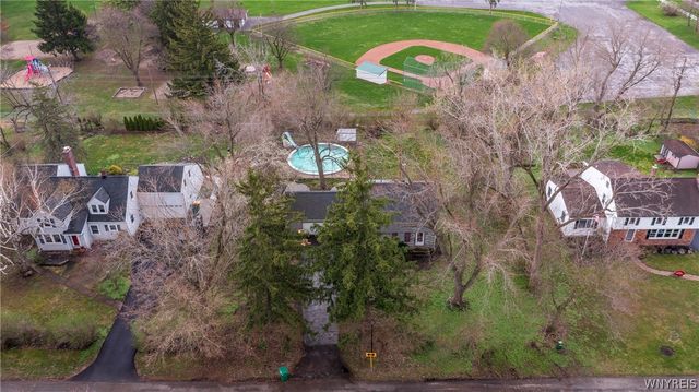 8525 Sunset Drive, Clarence, NY 14221