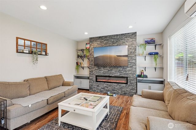 824 99th Street S, Tacoma, WA 98444