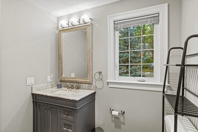 2 2nd Street, Windham, NH 03087