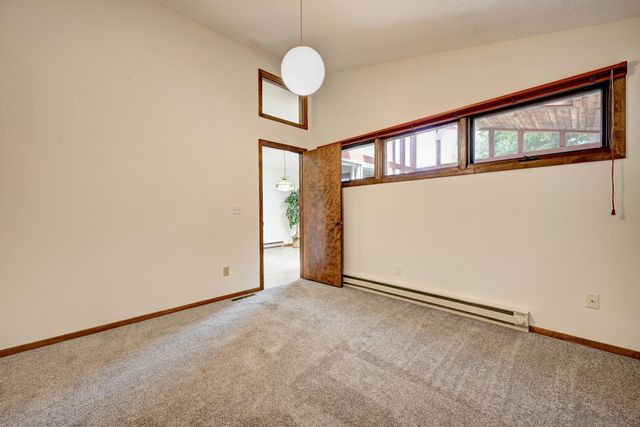 8930 23rd Avenue N, Golden Valley, MN 55427