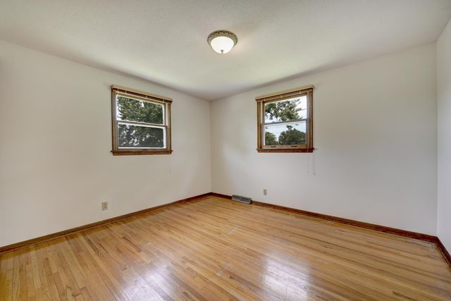 8930 23rd Avenue N, Golden Valley, MN 55427
