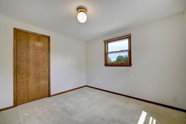 8930 23rd Avenue N, Golden Valley, MN 55427