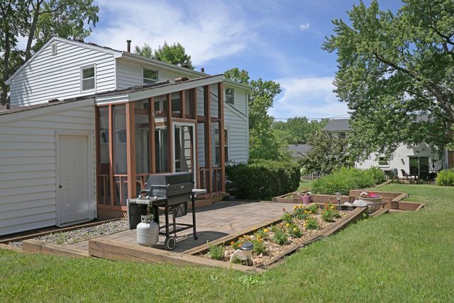 8930 23rd Avenue N, Golden Valley, MN 55427