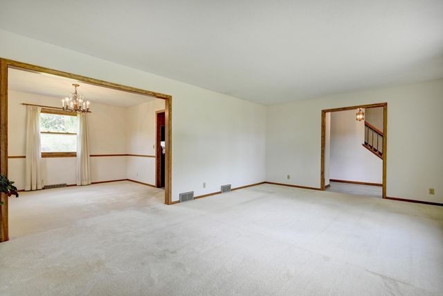 8930 23rd Avenue N, Golden Valley, MN 55427
