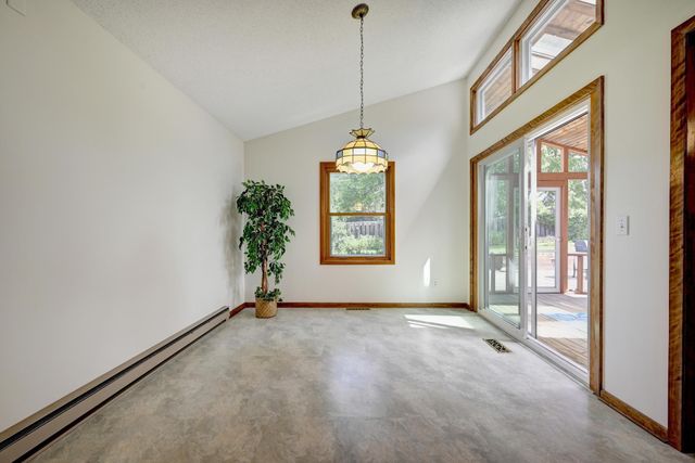 8930 23rd Avenue N, Golden Valley, MN 55427