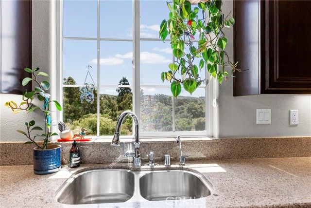 1290 Hollysprings, Santa Maria, CA 93455