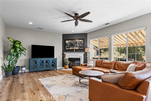 1290 Hollysprings, Santa Maria, CA 93455