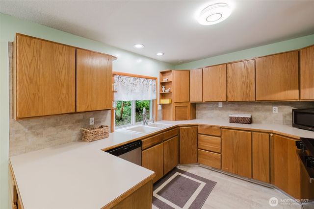 4601 SW Lake Flora Road, Port Orchard, WA 98367