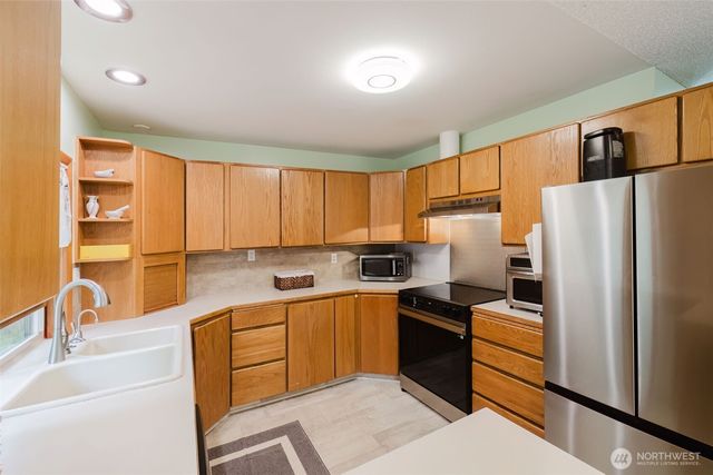 4601 SW Lake Flora Road, Port Orchard, WA 98367