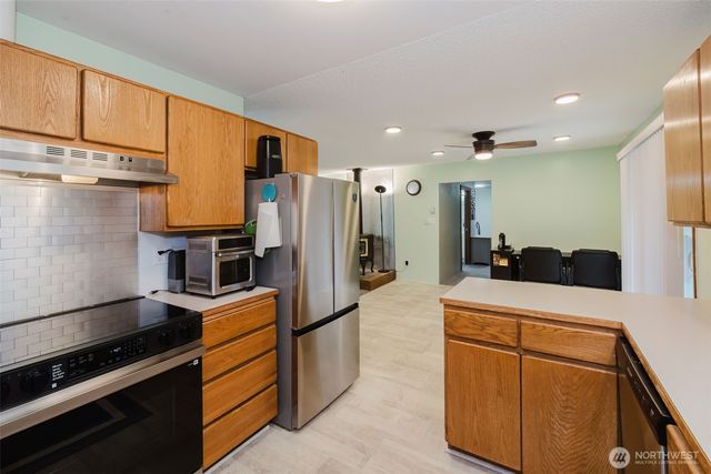 4601 SW Lake Flora Road, Port Orchard, WA 98367