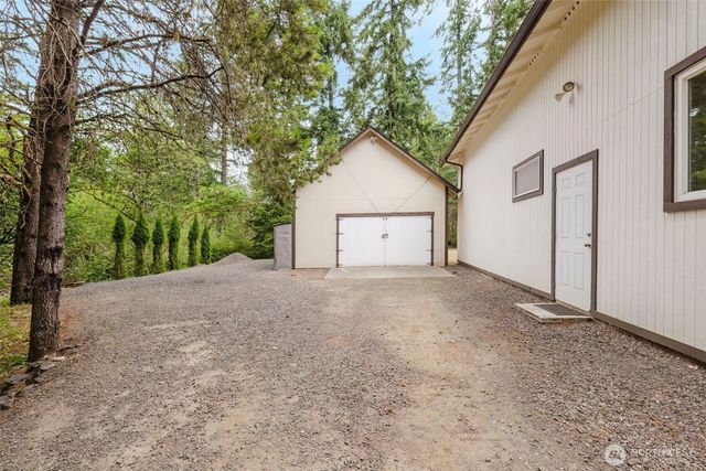 4601 SW Lake Flora Road, Port Orchard, WA 98367