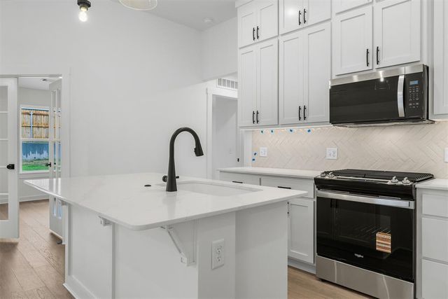 8725 Spruce Street, Edmond, OK 73003