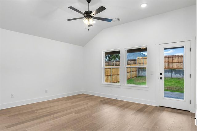 8725 Spruce Street, Edmond, OK 73003