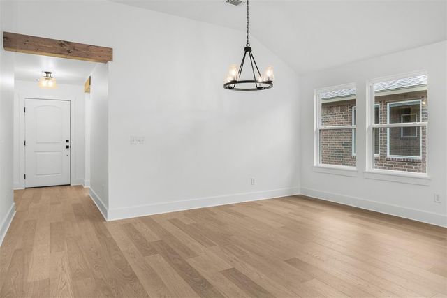 8725 Spruce Street, Edmond, OK 73003