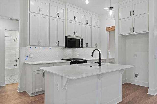 8725 Spruce Street, Edmond, OK 73003