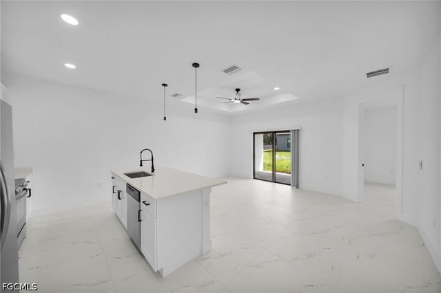 4985 Fairway CT, Lehigh Acres, FL 33973
