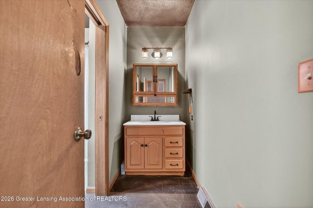 206 W Shepherd Street, Charlotte, MI 48813