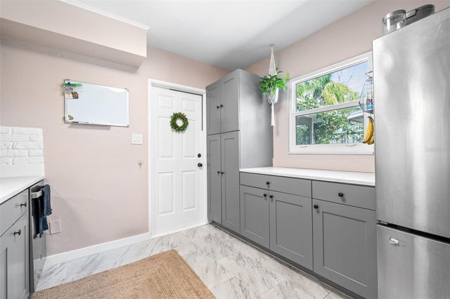 315 W LAMBRIGHT STREET, Tampa, FL 33604