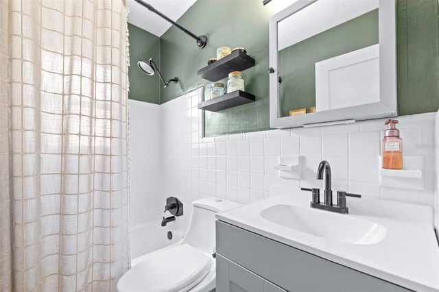 315 W LAMBRIGHT STREET, Tampa, FL 33604