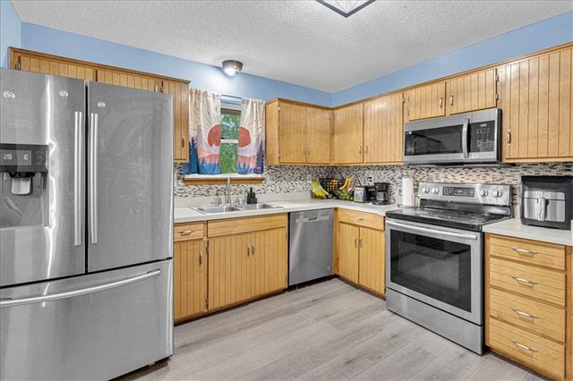 220 Debra Street, Lansing, KS 66043
