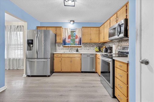 220 Debra Street, Lansing, KS 66043