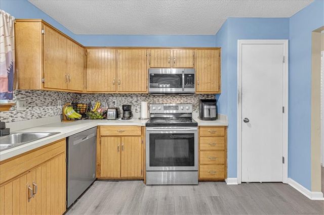 220 Debra Street, Lansing, KS 66043