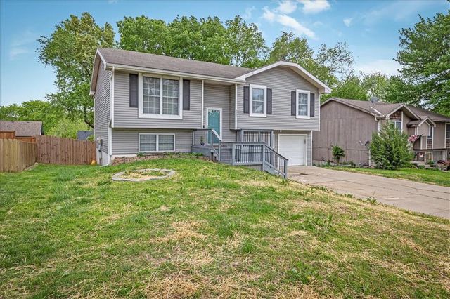 220 Debra Street, Lansing, KS 66043