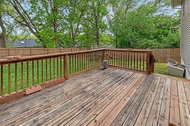 220 Debra Street, Lansing, KS 66043
