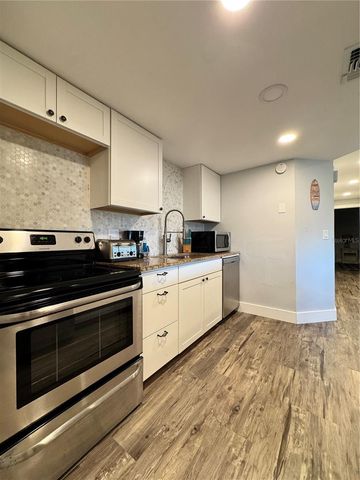 2722 49TH AVENUE W 2722, Bradenton, FL 34207