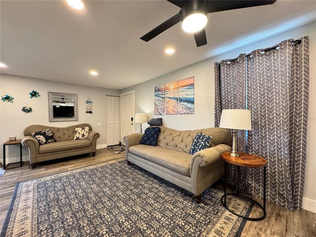 2722 49TH AVENUE W 2722, Bradenton, FL 34207